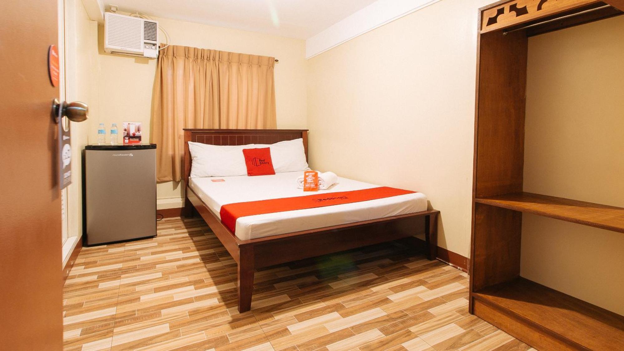 RedDoorz near PNR Espana Station Manila Exterior foto